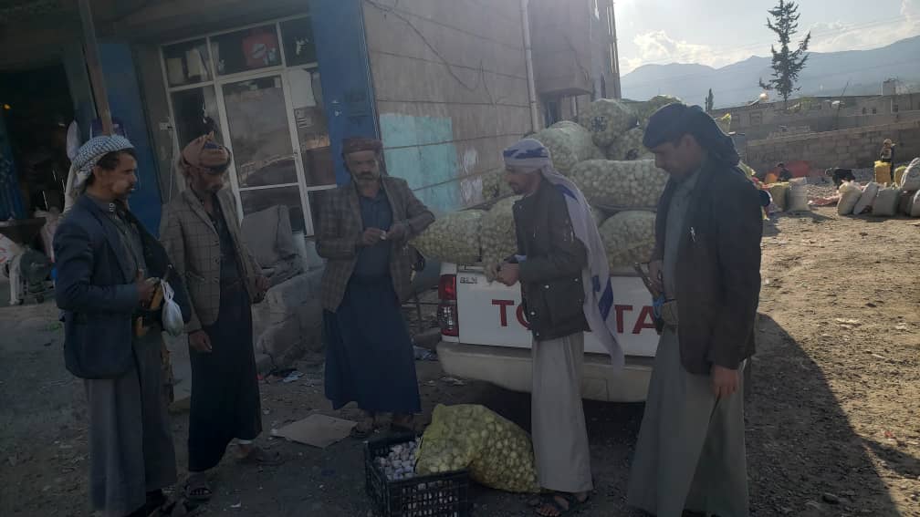 27- 7 - 1445هـ لجنة استقبال محصول الثوم بجمعية  القطاع الجنوبي متواصلة  في نشاطها على مدار الساعة